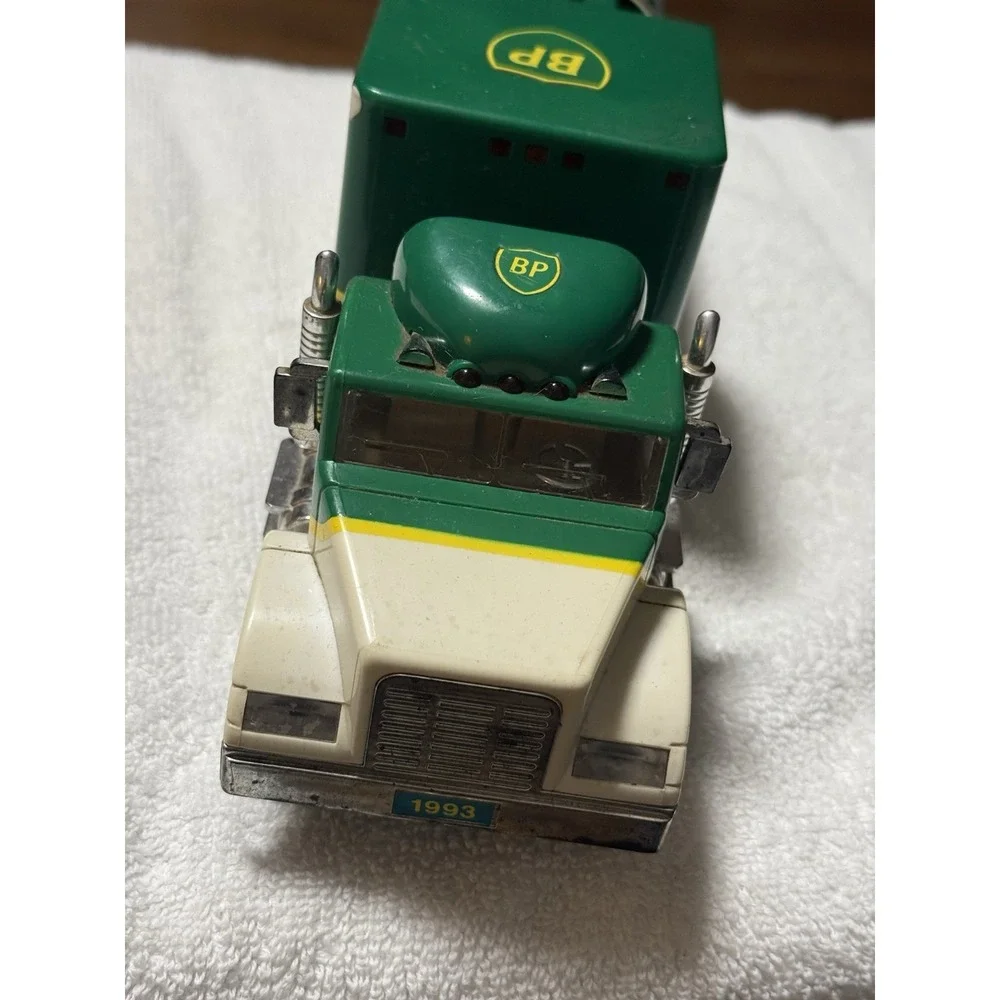 Vintage BP Toy Race Car Carrier Semi Truck Limited Edition Series & F1‎ Race Car